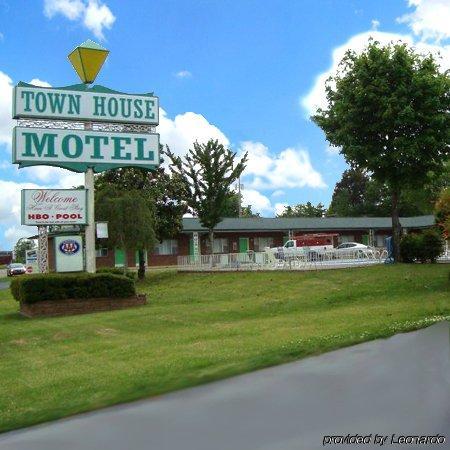 Town House Motel טופלו מראה חיצוני תמונה